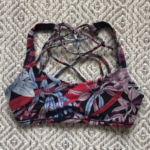 Lululemon sports bra SZ 4